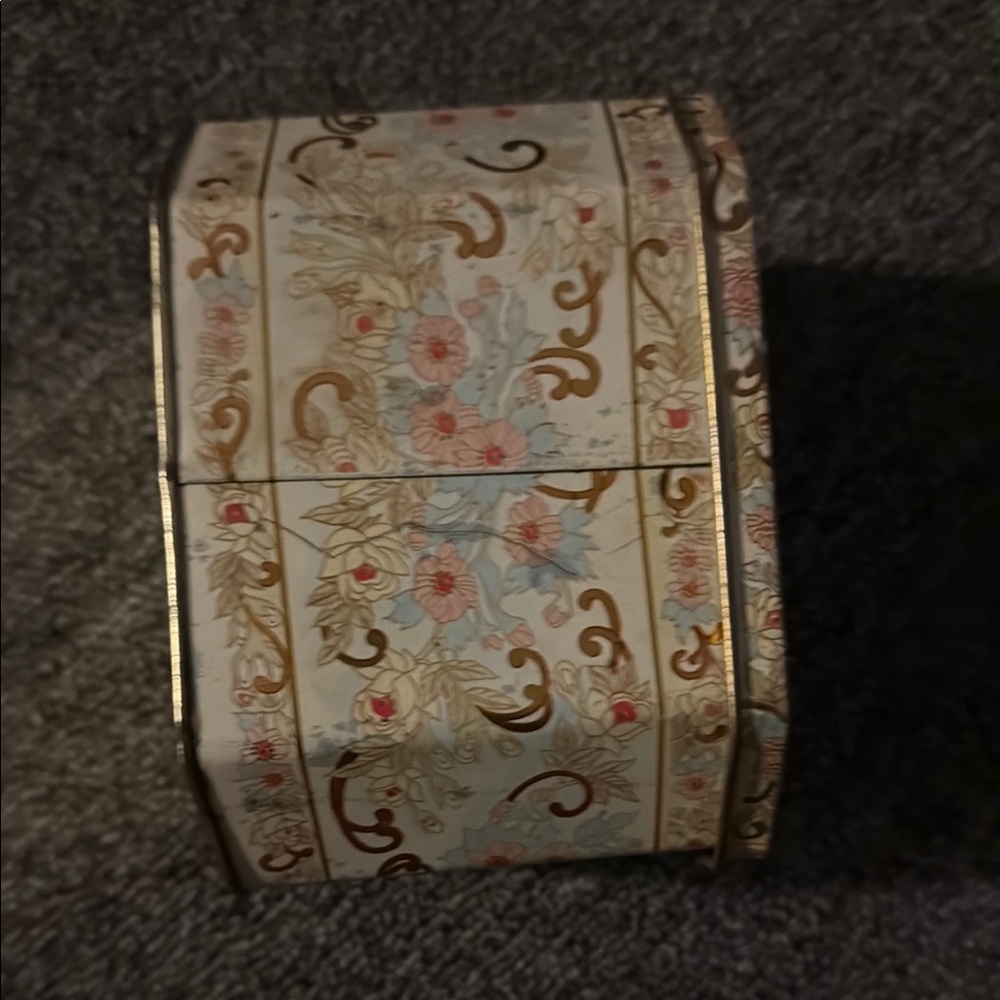 Meister Octagonal Tin Pastel Florals Gold Vintage 80s Made in Brazil - Picture 6 of 6
